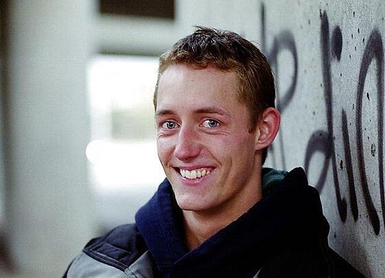 layout image (to proper size of the container)