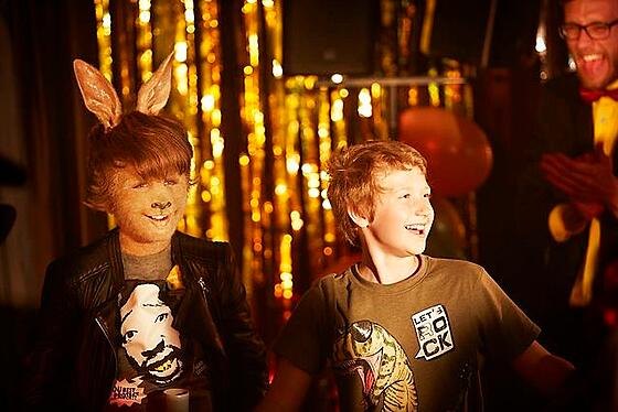 layout image (to proper size of the container)