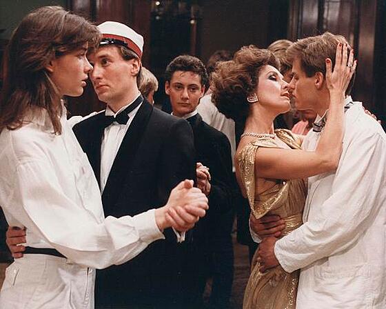 layout image (to proper size of the container)