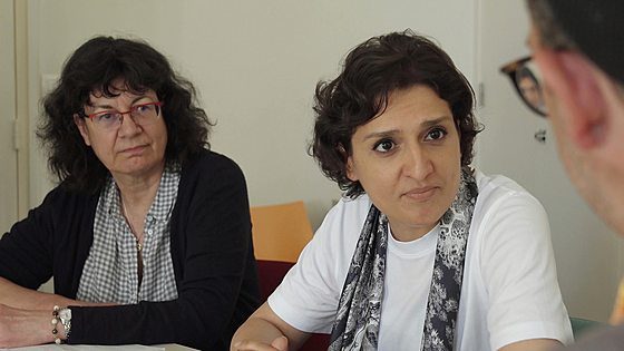 layout image (to proper size of the container)