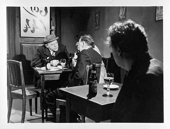 layout image (to proper size of the container)