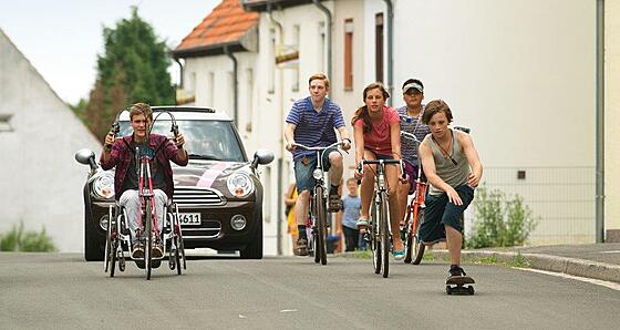 layout image (to proper size of the container)