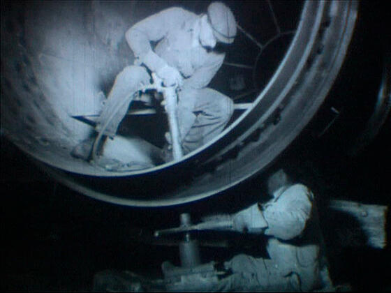 layout image (to proper size of the container)