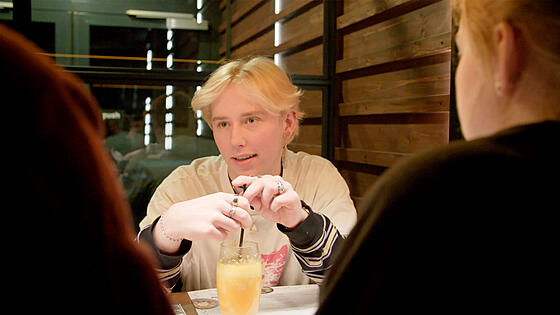 layout image (to proper size of the container)