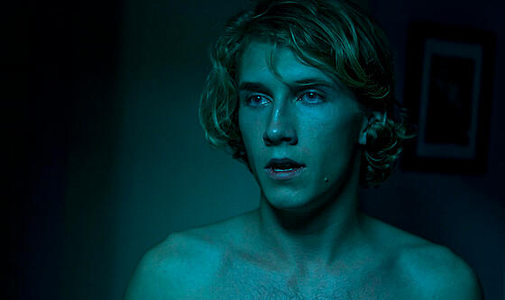 layout image (to proper size of the container)