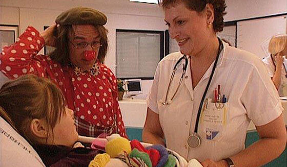 layout image (to proper size of the container)