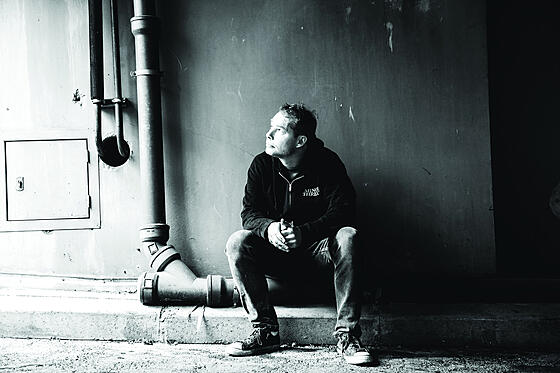 layout image (to proper size of the container)