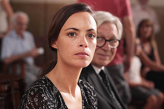 layout image (to proper size of the container)