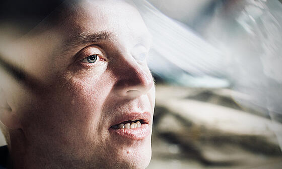 layout image (to proper size of the container)