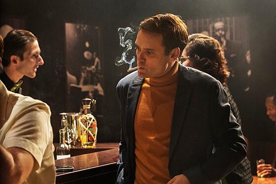 layout image (to proper size of the container)