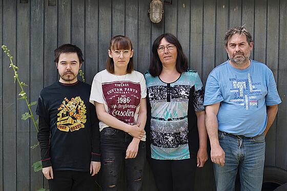 layout image (to proper size of the container)