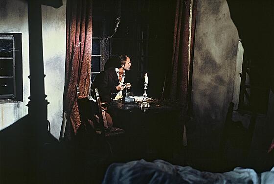 layout image (to proper size of the container)