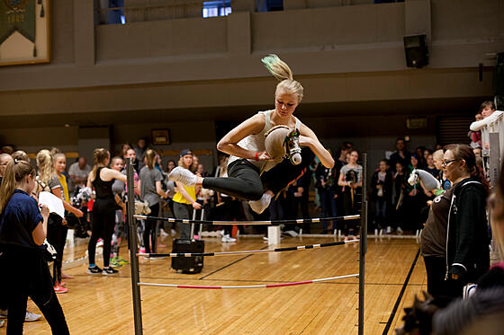 layout image (to proper size of the container)