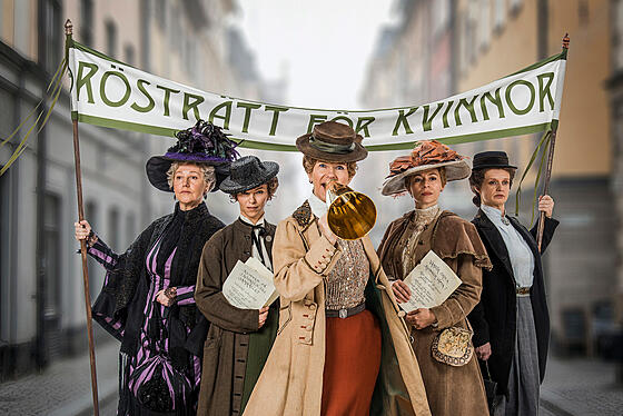 layout image (to proper size of the container)