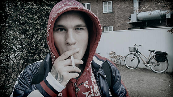 layout image (to proper size of the container)