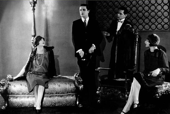 layout image (to proper size of the container)