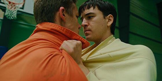 layout image (to proper size of the container)