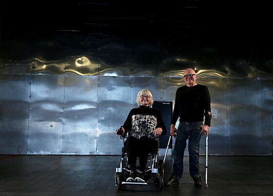 layout image (to proper size of the container)