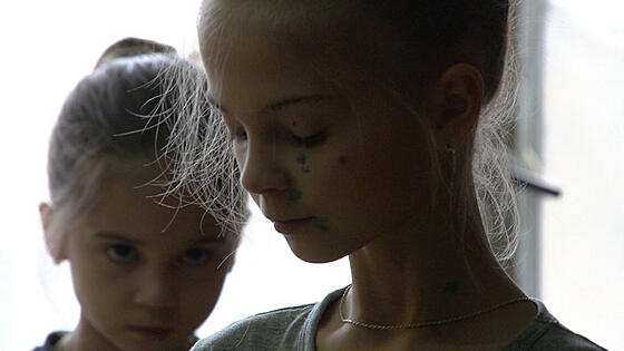 layout image (to proper size of the container)