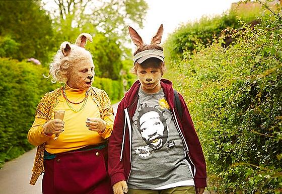 layout image (to proper size of the container)