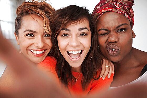 layout image (to proper size of the container)