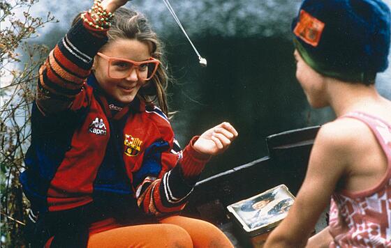 layout image (to proper size of the container)