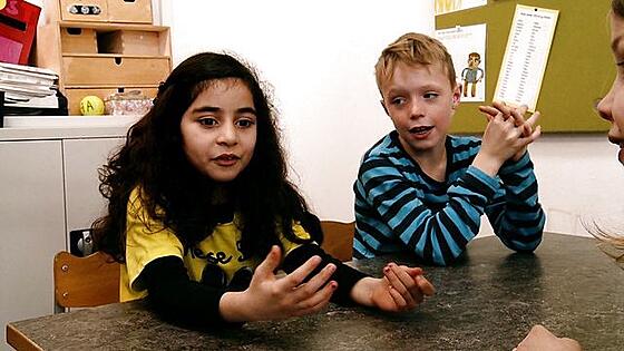 layout image (to proper size of the container)