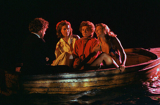 layout image (to proper size of the container)