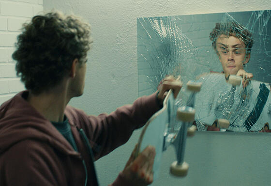 layout image (to proper size of the container)