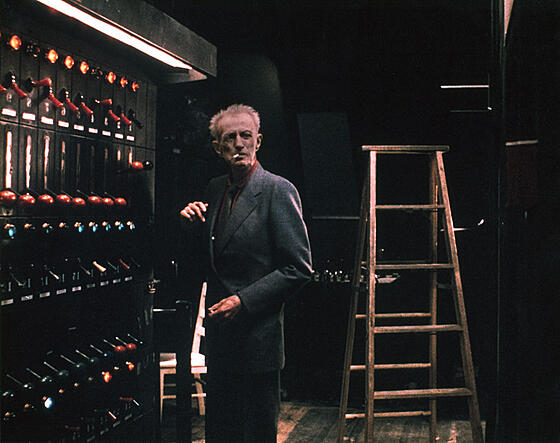 layout image (to proper size of the container)