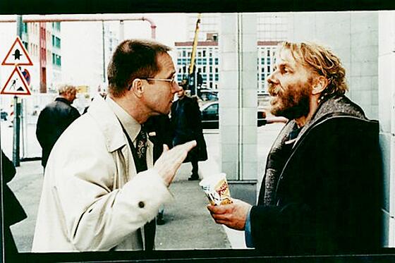 layout image (to proper size of the container)