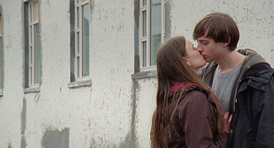 layout image (to proper size of the container)