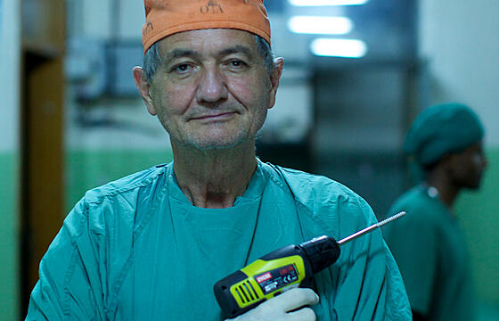 layout image (to proper size of the container)