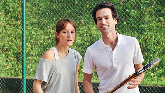 layout image (to proper size of the container)