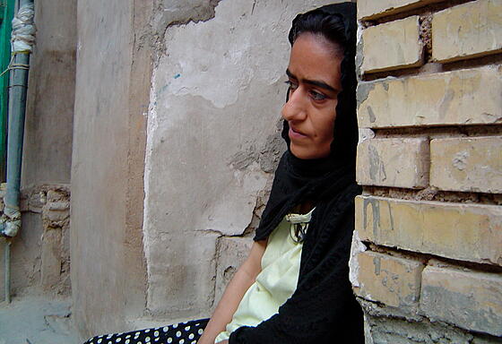 layout image (to proper size of the container)