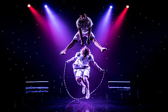 layout image (to proper size of the container)