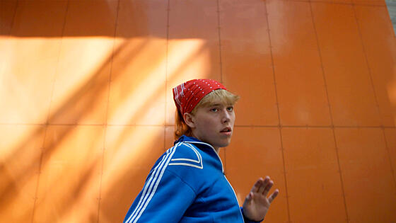 layout image (to proper size of the container)