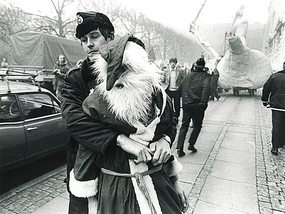 layout image (to proper size of the container)