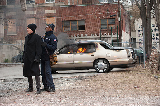 layout image (to proper size of the container)