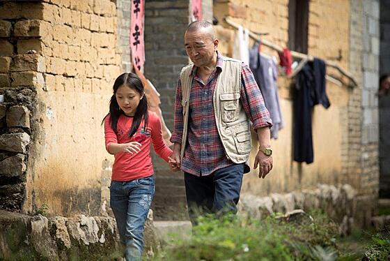 layout image (to proper size of the container)