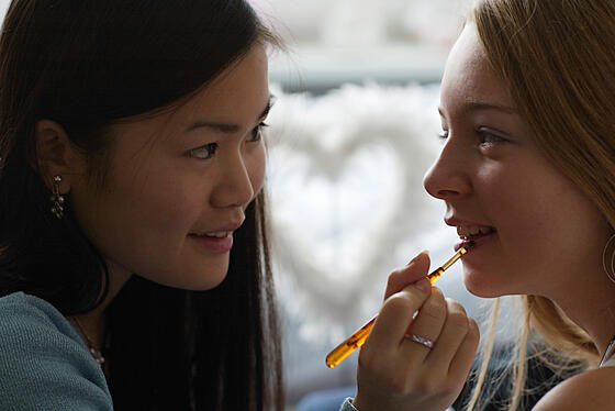 layout image (to proper size of the container)