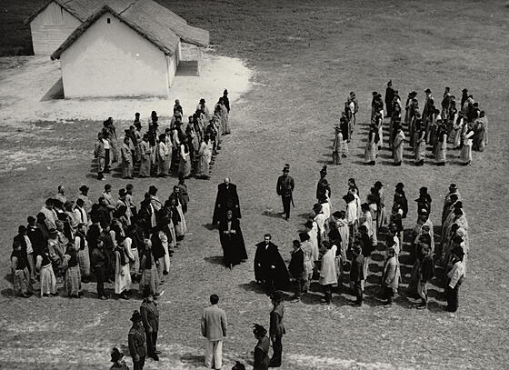 layout image (to proper size of the container)