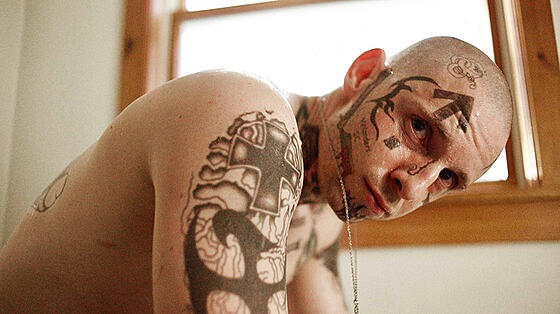 layout image (to proper size of the container)