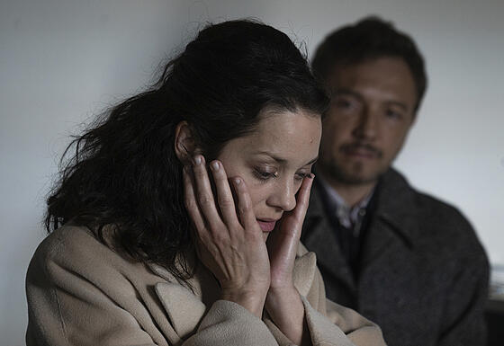 layout image (to proper size of the container)