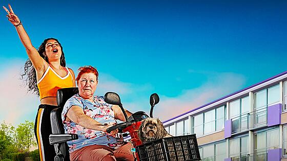 layout image (to proper size of the container)