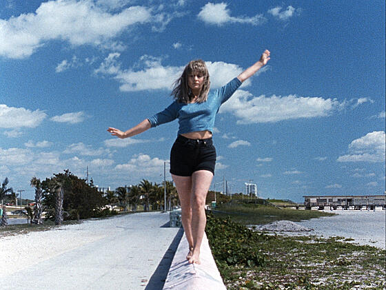 layout image (to proper size of the container)