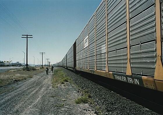 layout image (to proper size of the container)