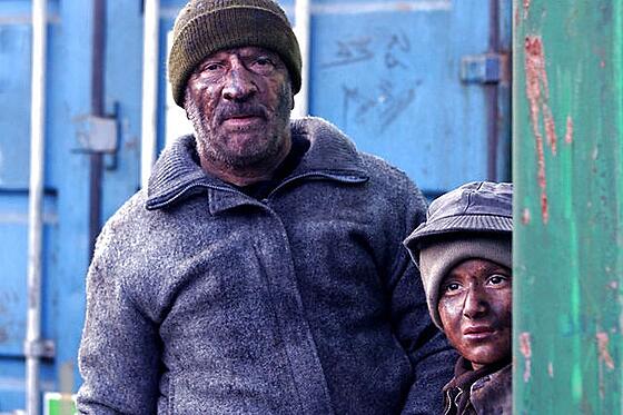 layout image (to proper size of the container)