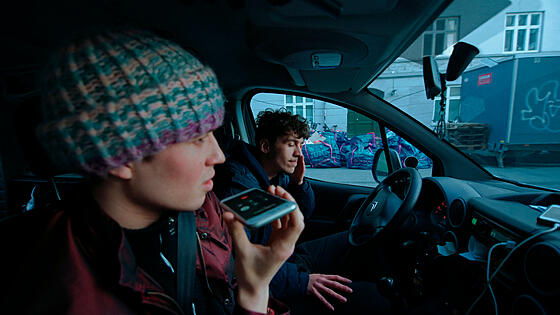 layout image (to proper size of the container)