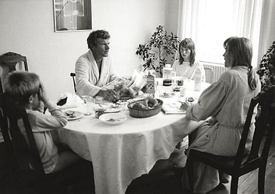 layout image (to proper size of the container)